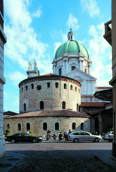 Brescia - Piazza Paolo VI - Duomo vecchio e Duomo nuovo