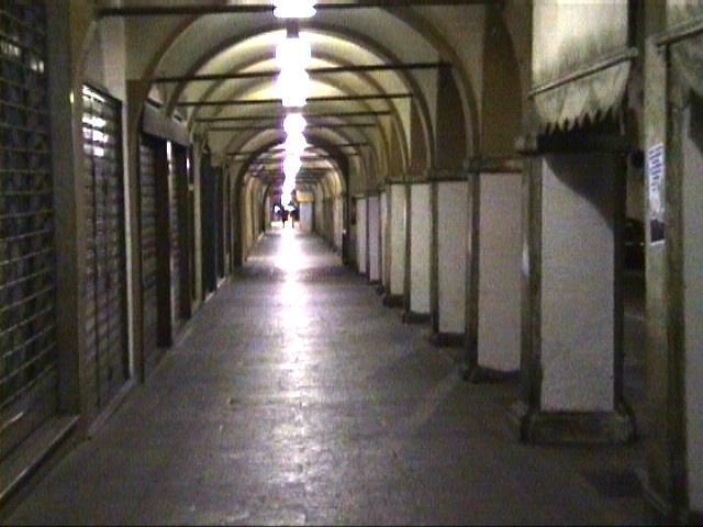 Portici di Via Dieci Giornate - Brescia - Da piazza Loggia portano al corso Zanardelli